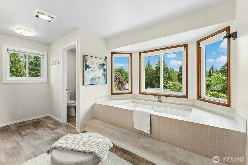15604 111th Avenue NE Bothell WA 98011