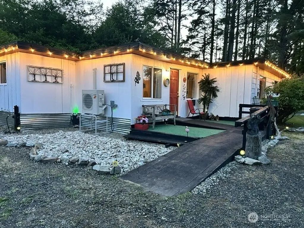 2595 State Route 109 Ocean Shores WA 98569
