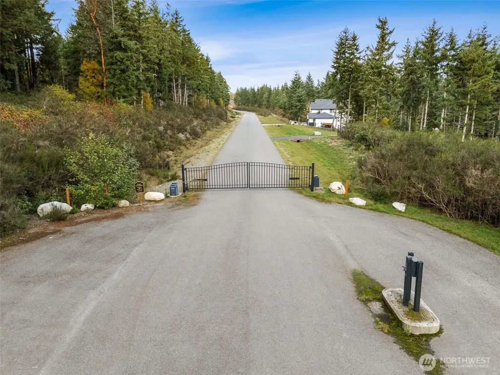 917 Tiedman Road NW Lakebay WA 98349