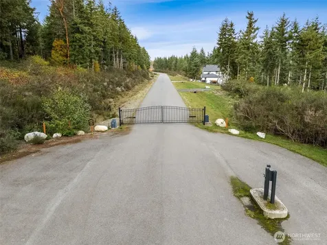 917 Tiedman Road NW Lakebay WA 98349