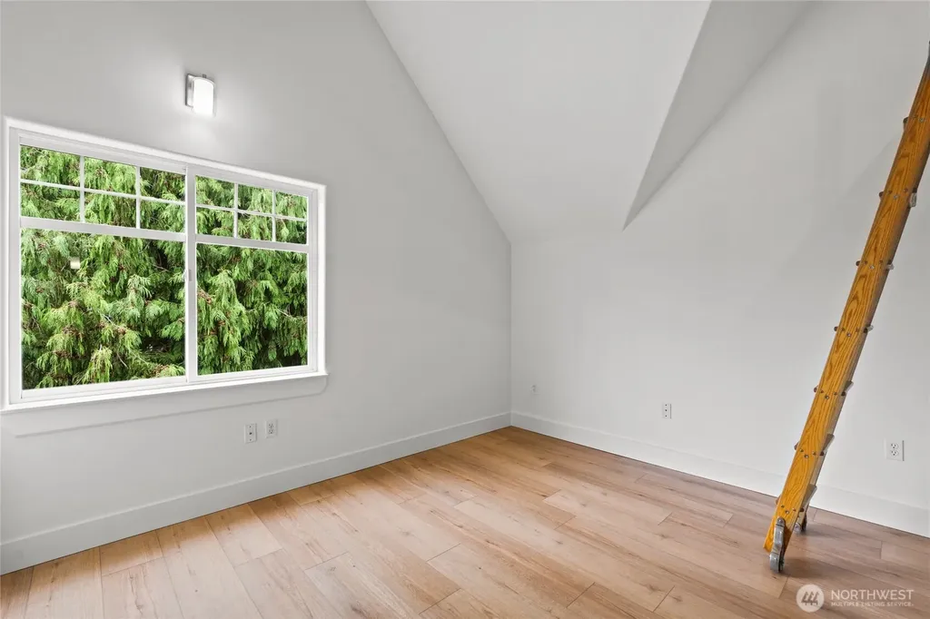910 N 74th Street Seattle WA 98103