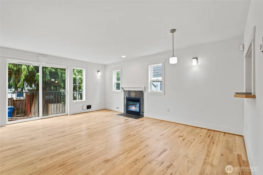 910 N 74th Street Seattle WA 98103