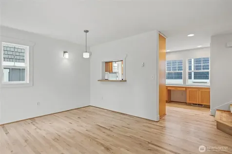910 N 74th Street Seattle WA 98103