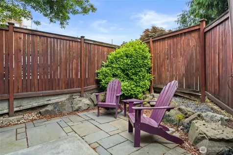 910 N 74th Street Seattle WA 98103
