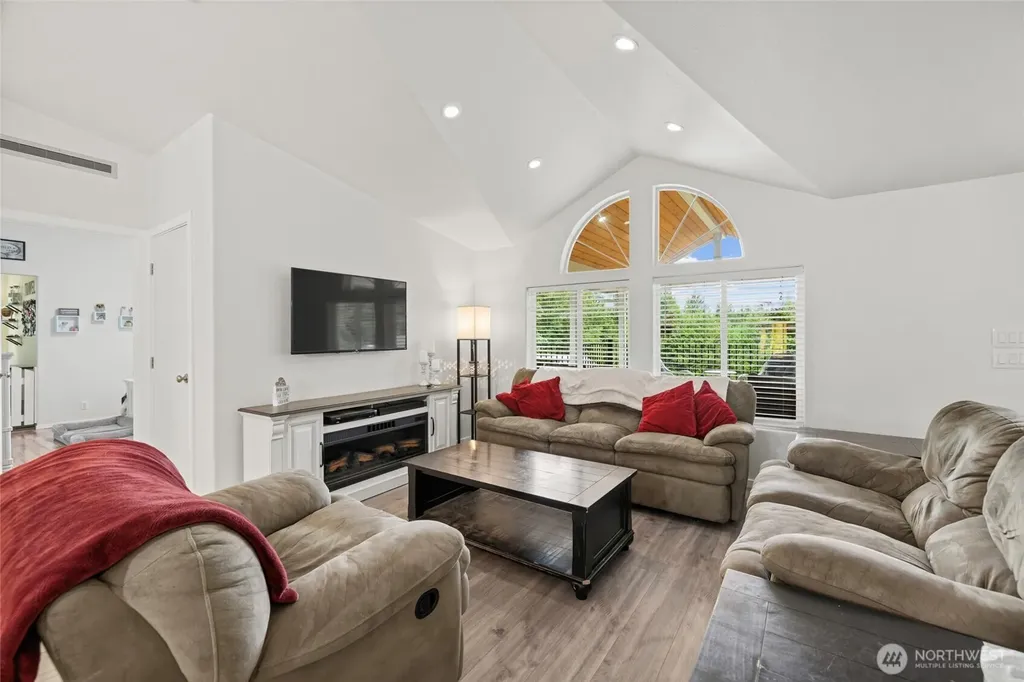 3120 Huddle Road Sedro Woolley WA 98284