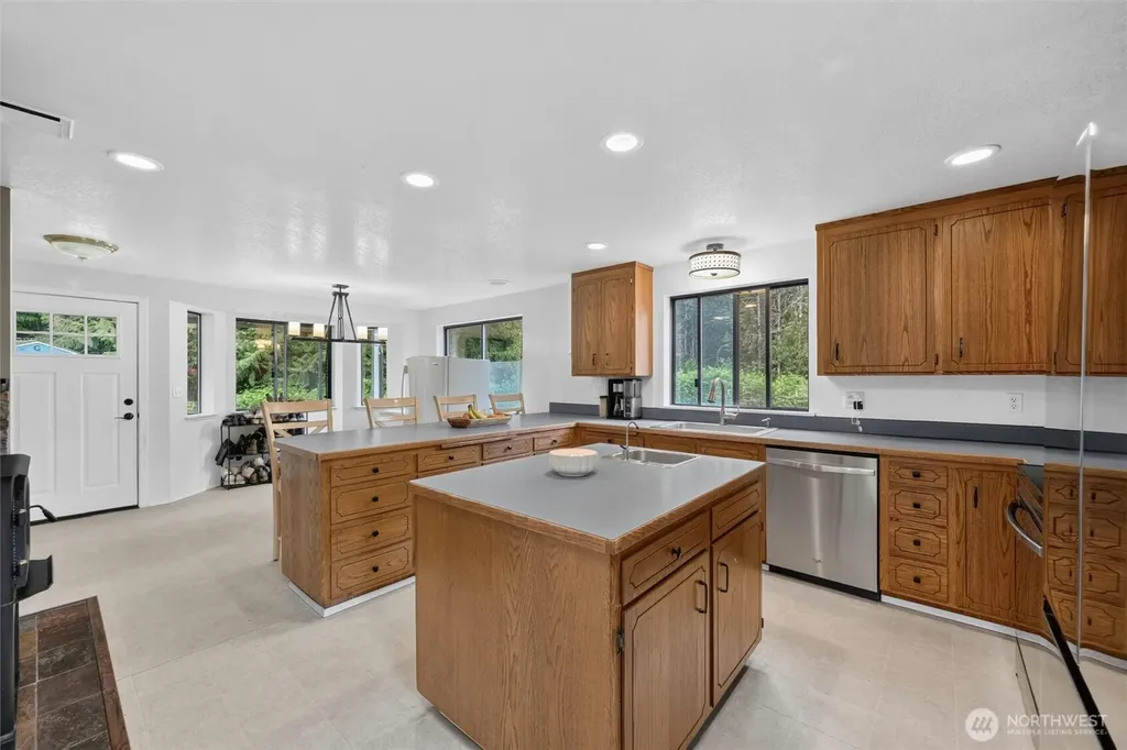 5917 306th Street NW Stanwood WA 98292