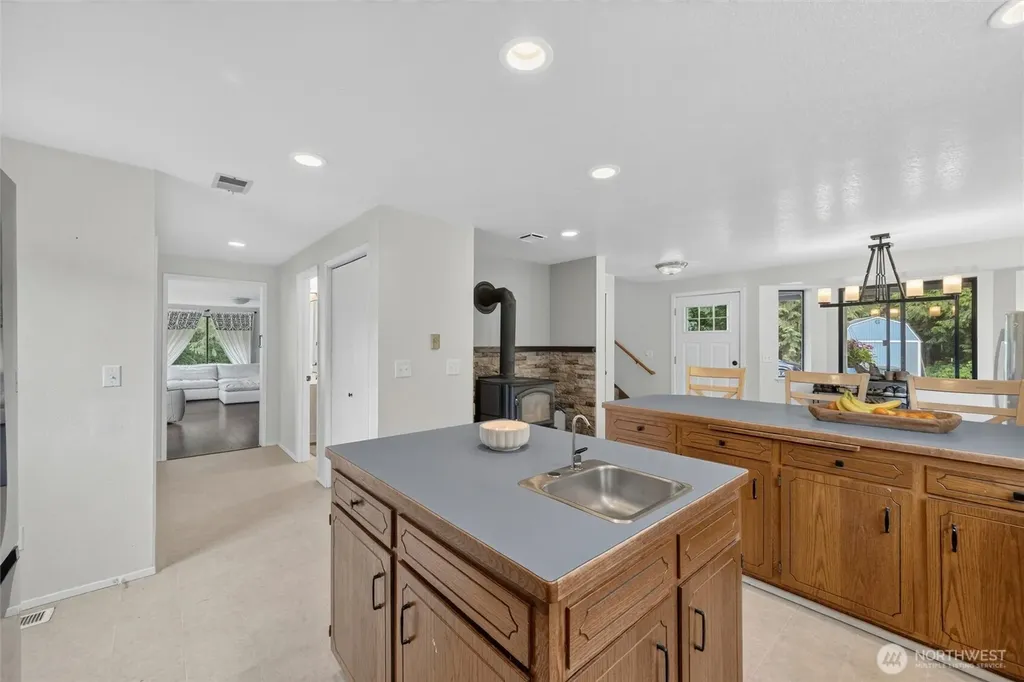 5917 306th Street NW Stanwood WA 98292