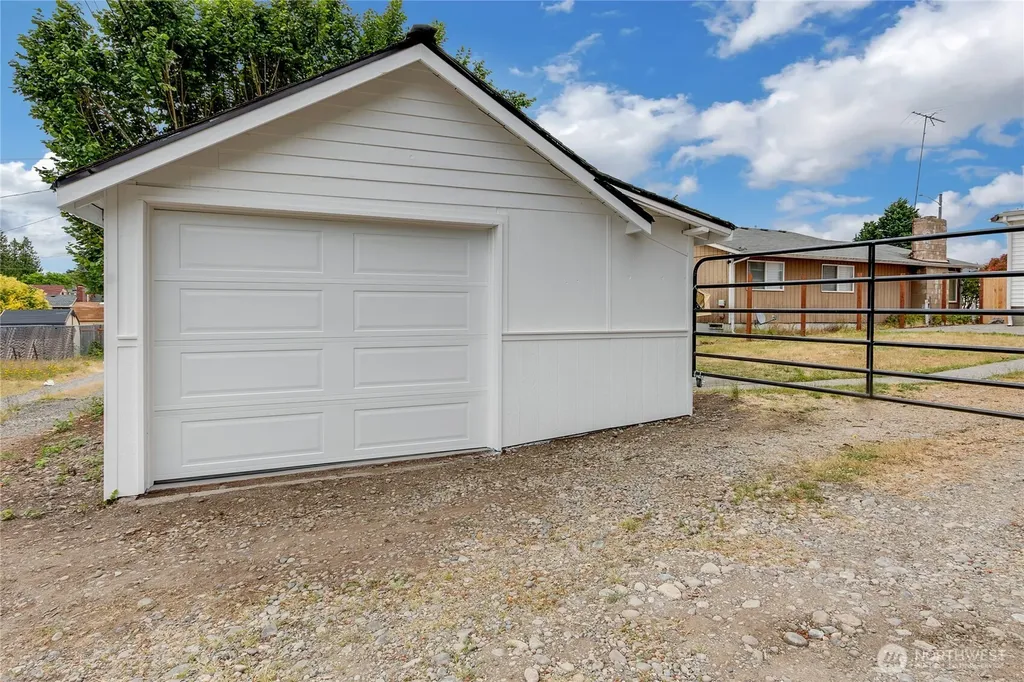 6826 S Montgomery Street Tacoma WA 98409