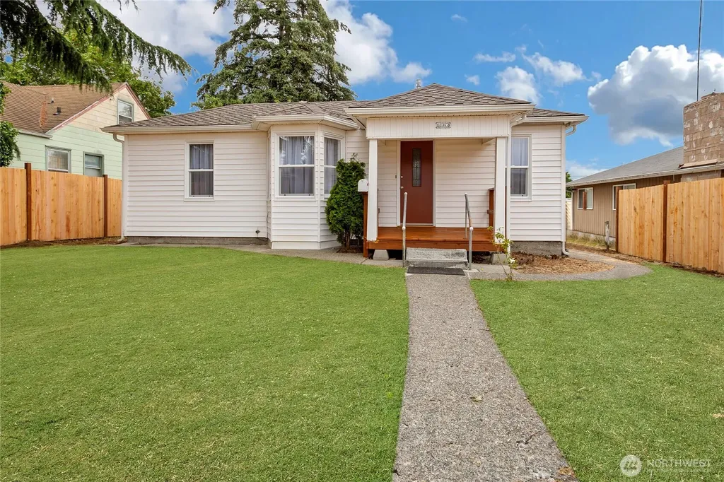 6826 S Montgomery Street Tacoma WA 98409