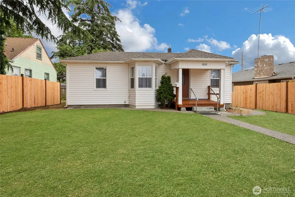 6826 S Montgomery Street Tacoma WA 98409