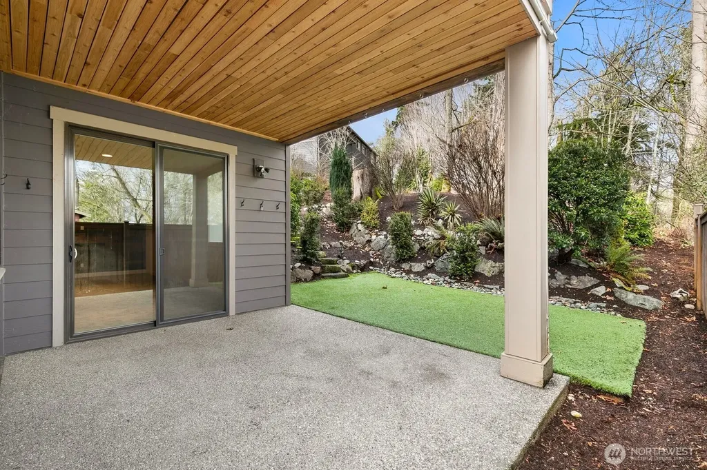 9026 NE 127th Place Kirkland WA 98034
