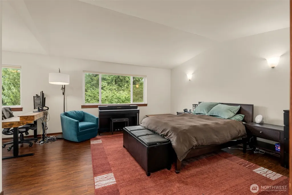 19036 18th Avenue NE Shoreline WA 98155