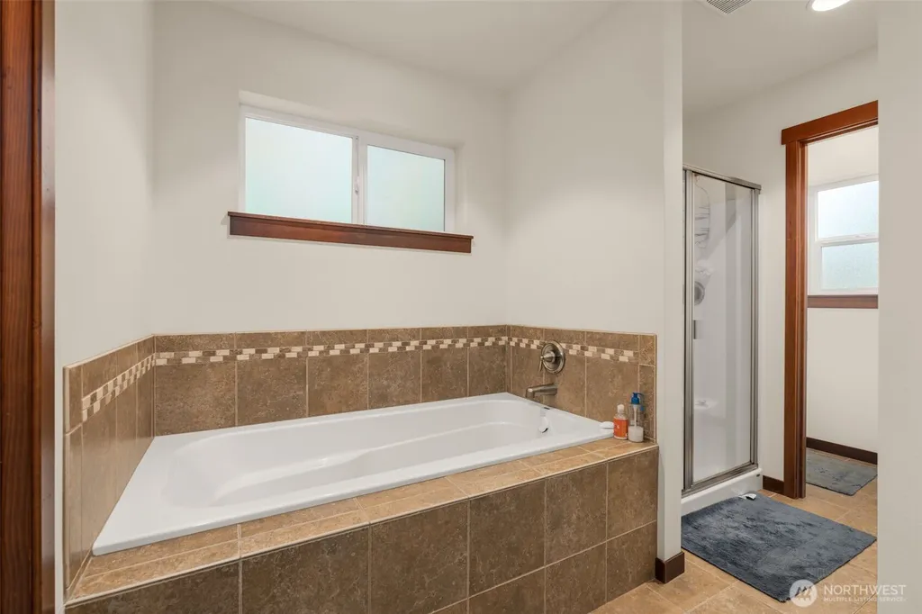 19036 18th Avenue NE Shoreline WA 98155