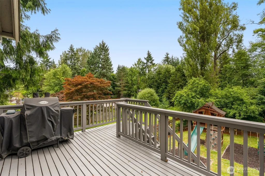 19036 18th Avenue NE Shoreline WA 98155