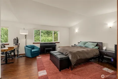 19036 18th Avenue NE Shoreline WA 98155