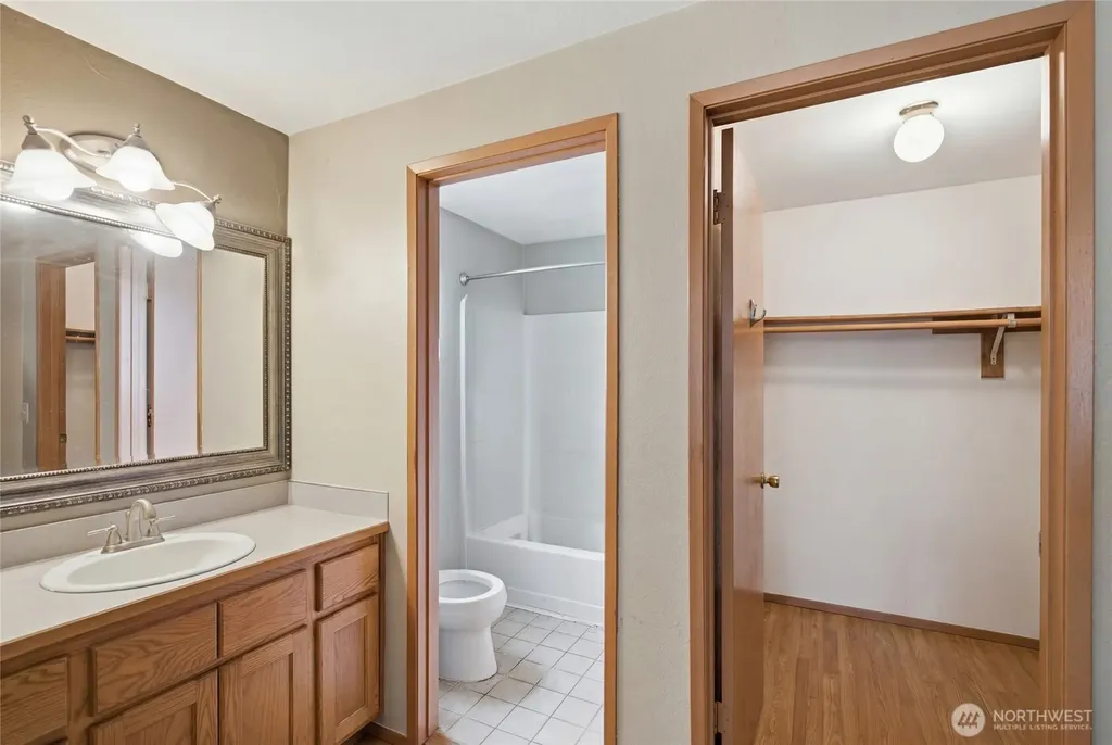 1806 Northwood Court NE Tacoma WA 98422