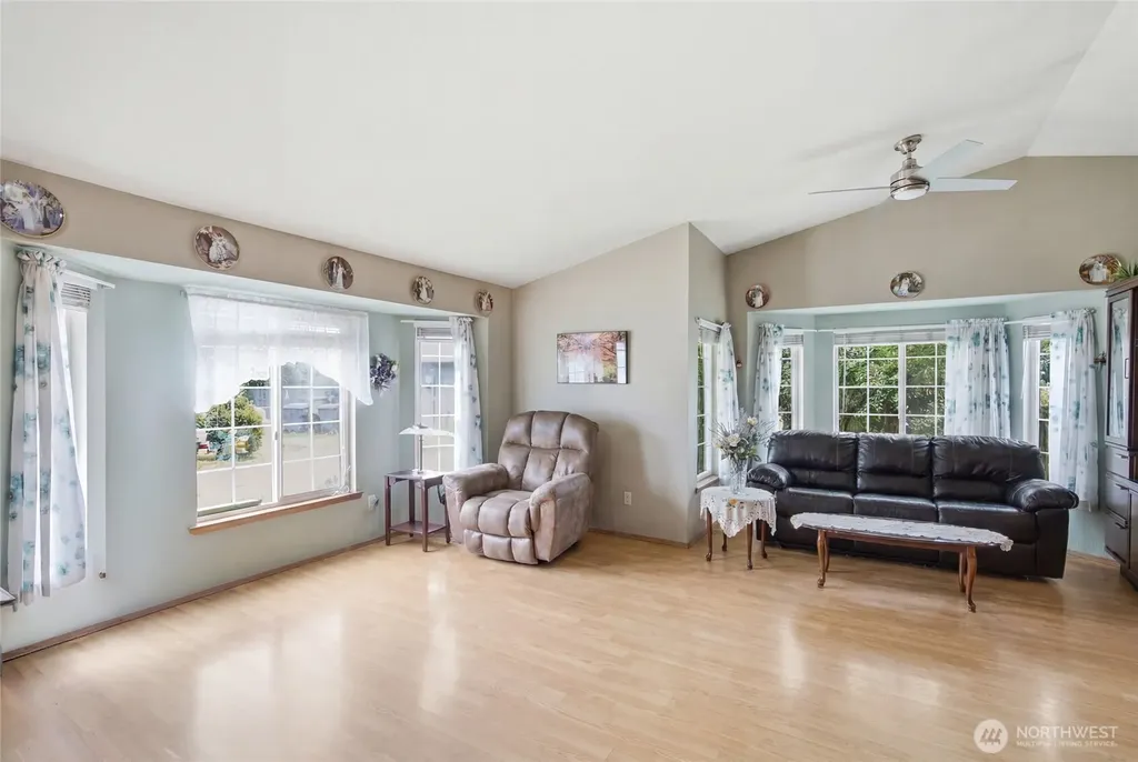 1806 Northwood Court NE Tacoma WA 98422