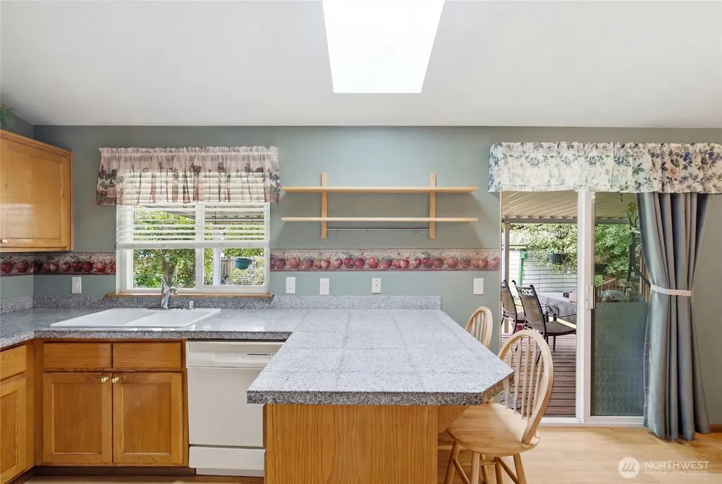 1806 Northwood Court NE Tacoma WA 98422
