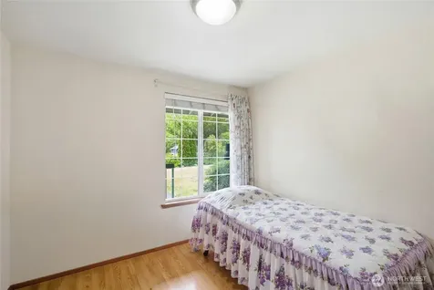 1806 Northwood Court NE Tacoma WA 98422