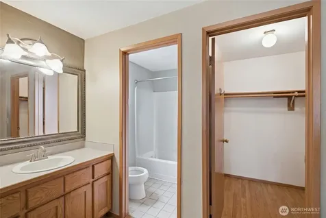 1806 Northwood Court NE Tacoma WA 98422