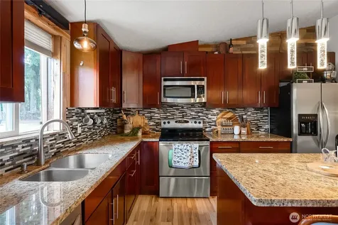 2526 Birch Bay Lynden Road Custer WA 98240
