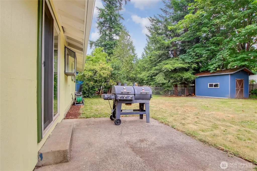 18233 SE 262nd Place Covington WA 98042