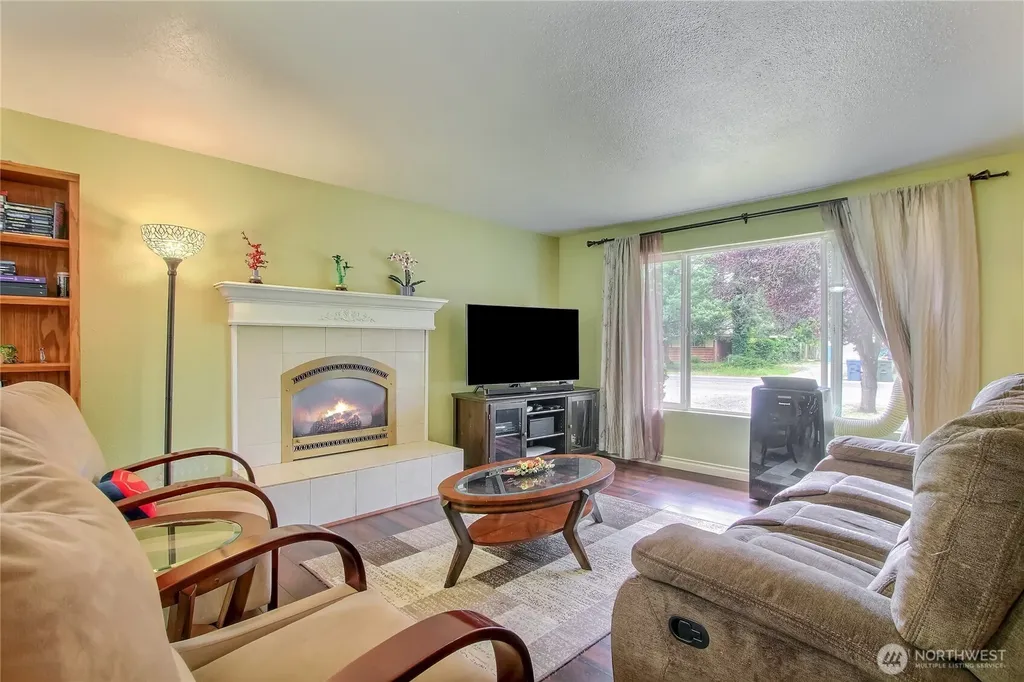 18233 SE 262nd Place Covington WA 98042