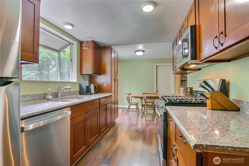 18233 SE 262nd Place Covington WA 98042