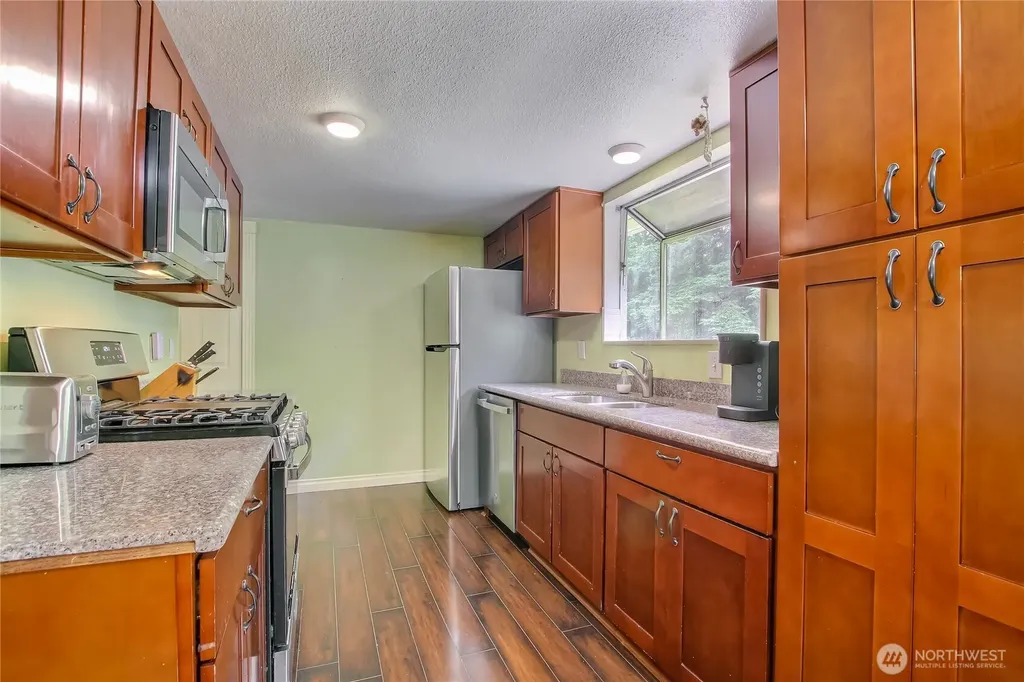 18233 SE 262nd Place Covington WA 98042
