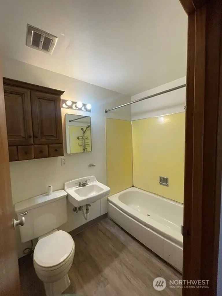 511 Castle Dr Street Moses Lake WA 98837