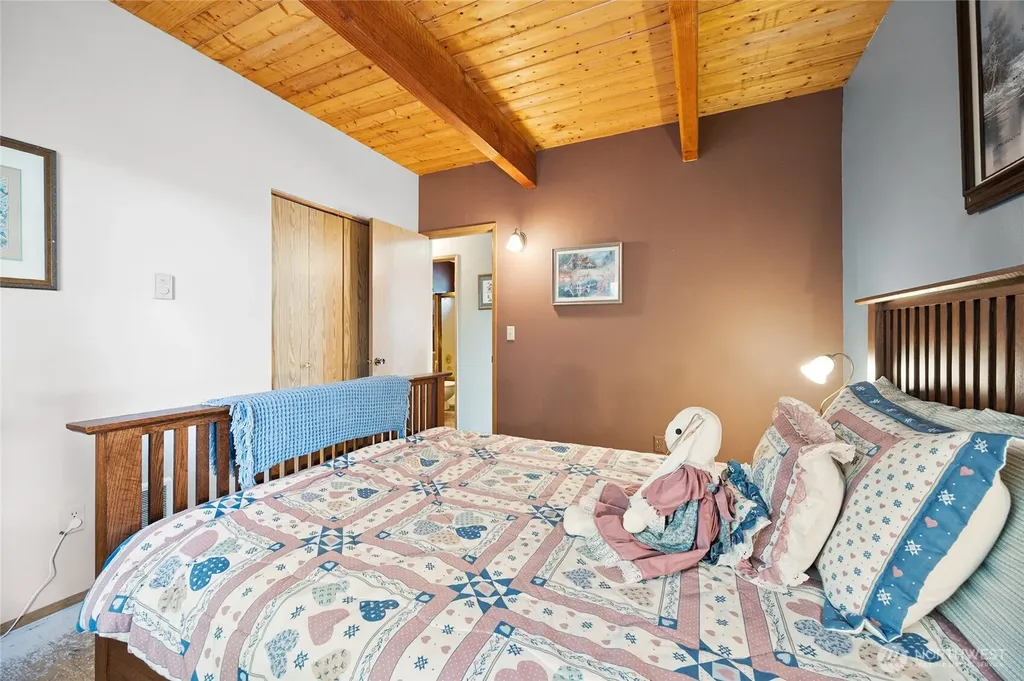 102 Maple Place Packwood WA 98361