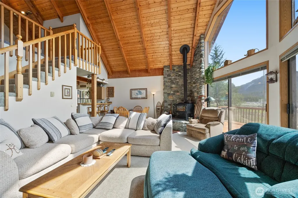 102 Maple Place Packwood WA 98361