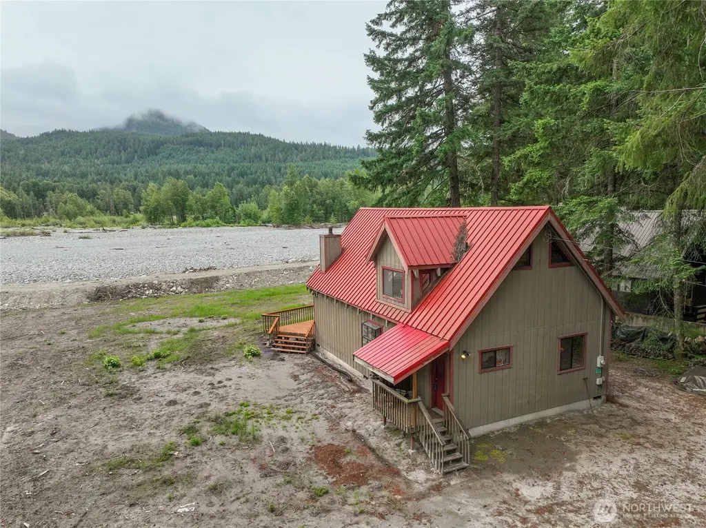 102 Maple Place Packwood WA 98361