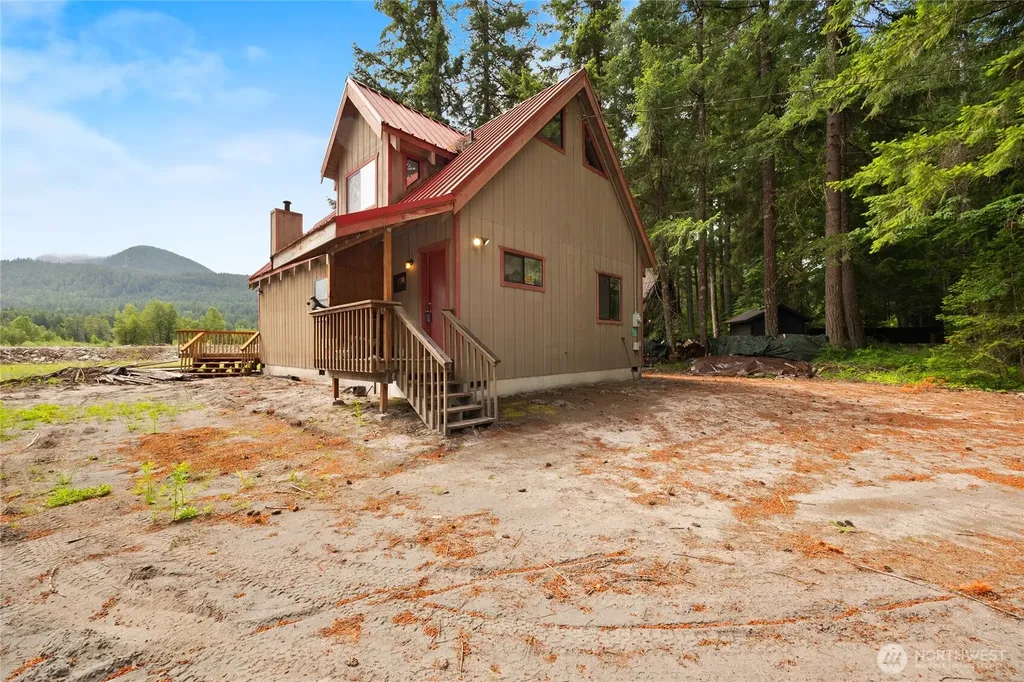 102 Maple Place Packwood WA 98361