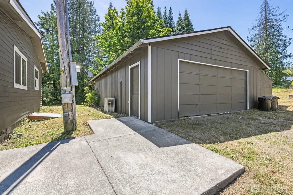 1806 Monroe Road Port Angeles WA 98362