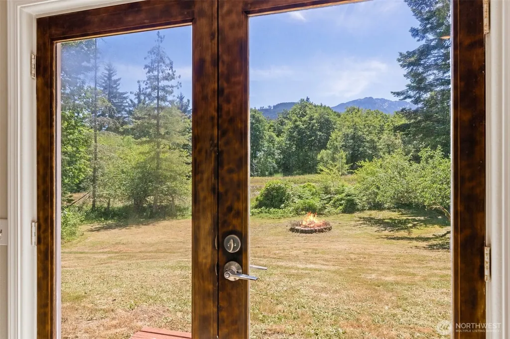 1806 Monroe Road Port Angeles WA 98362