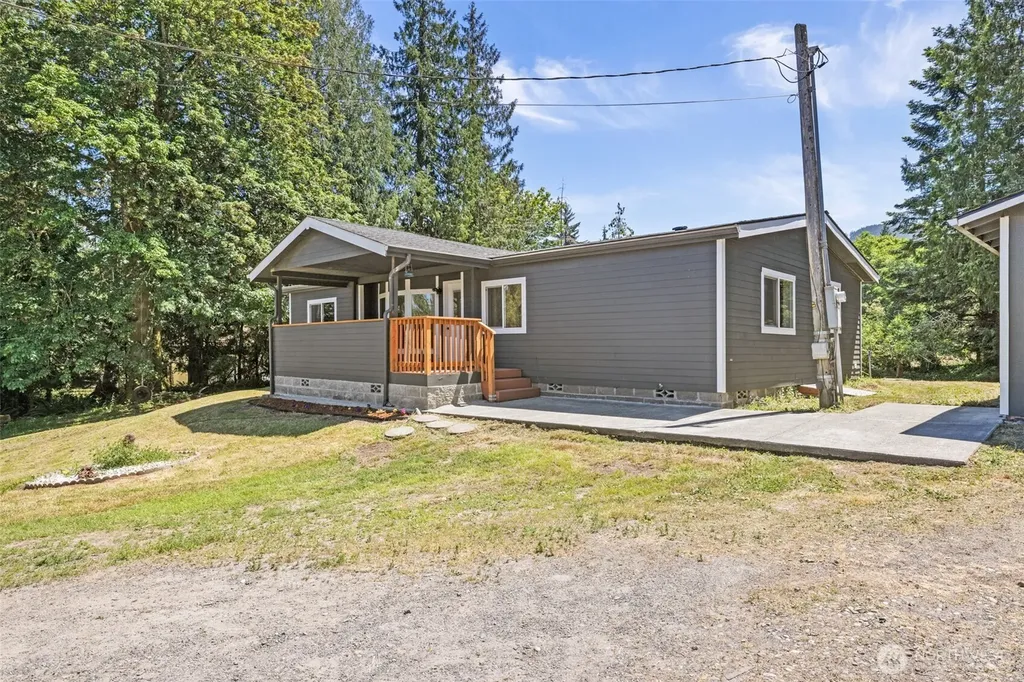 1806 Monroe Road Port Angeles WA 98362