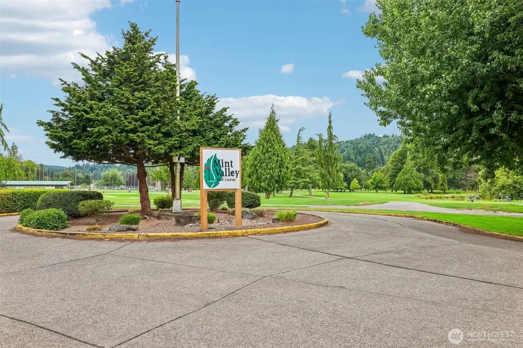 2027 Henderson Way Longview WA 98632