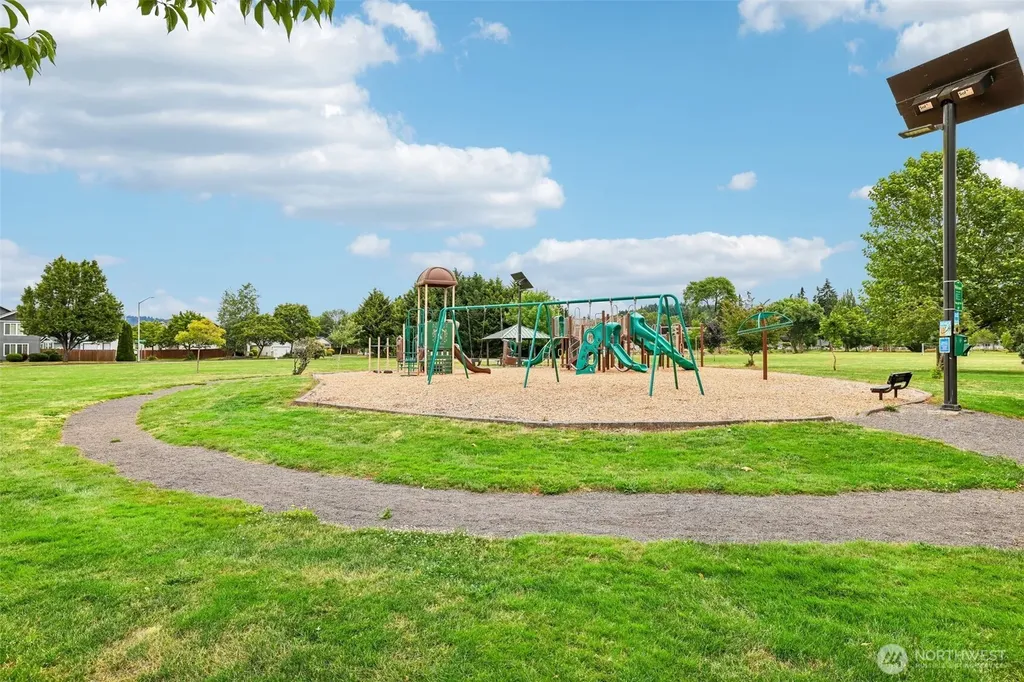 2027 Henderson Way Longview WA 98632