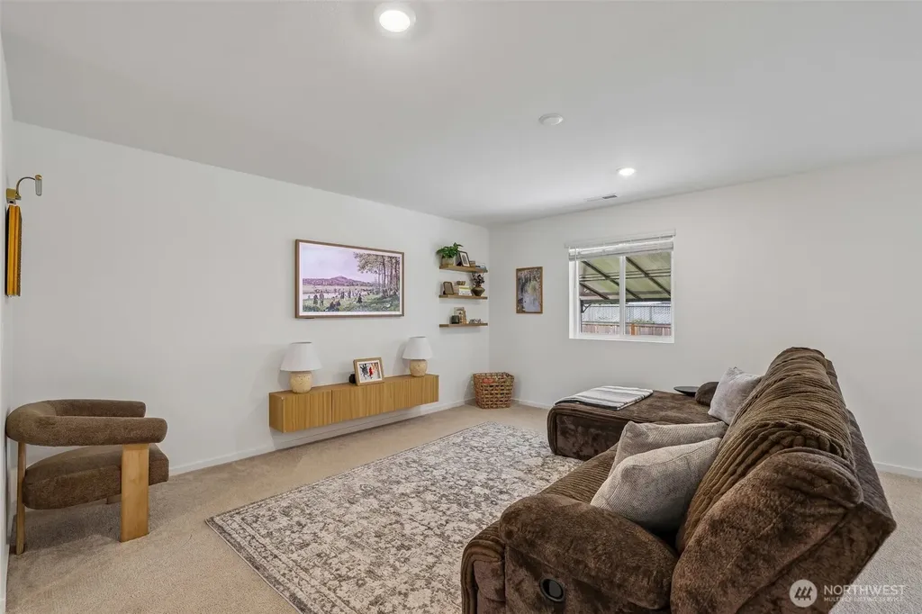 2027 Henderson Way Longview WA 98632
