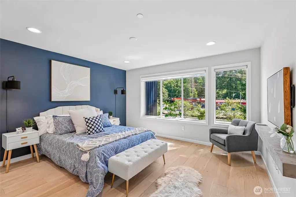 12120 76th Way NE Kirkland WA 98034