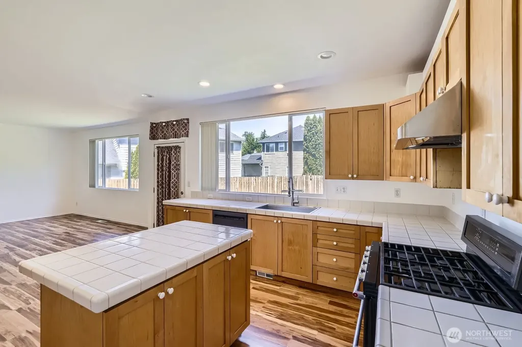 24036 SE 10th Court Sammamish WA 98075