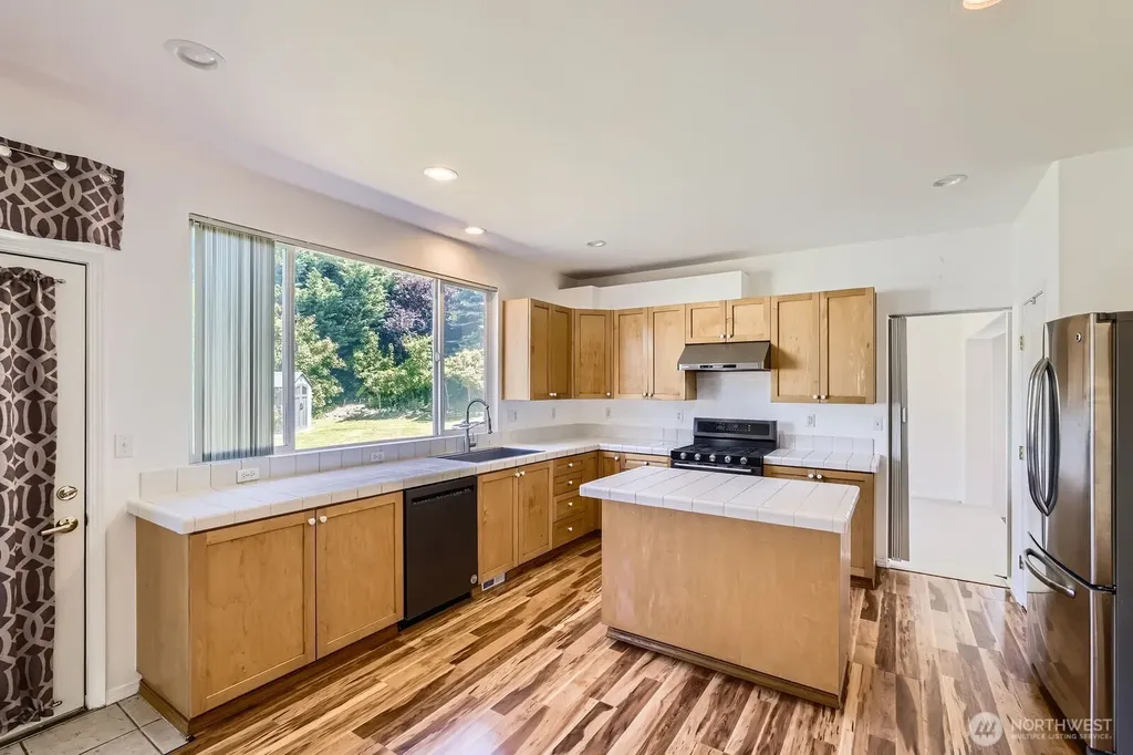 24036 SE 10th Court Sammamish WA 98075