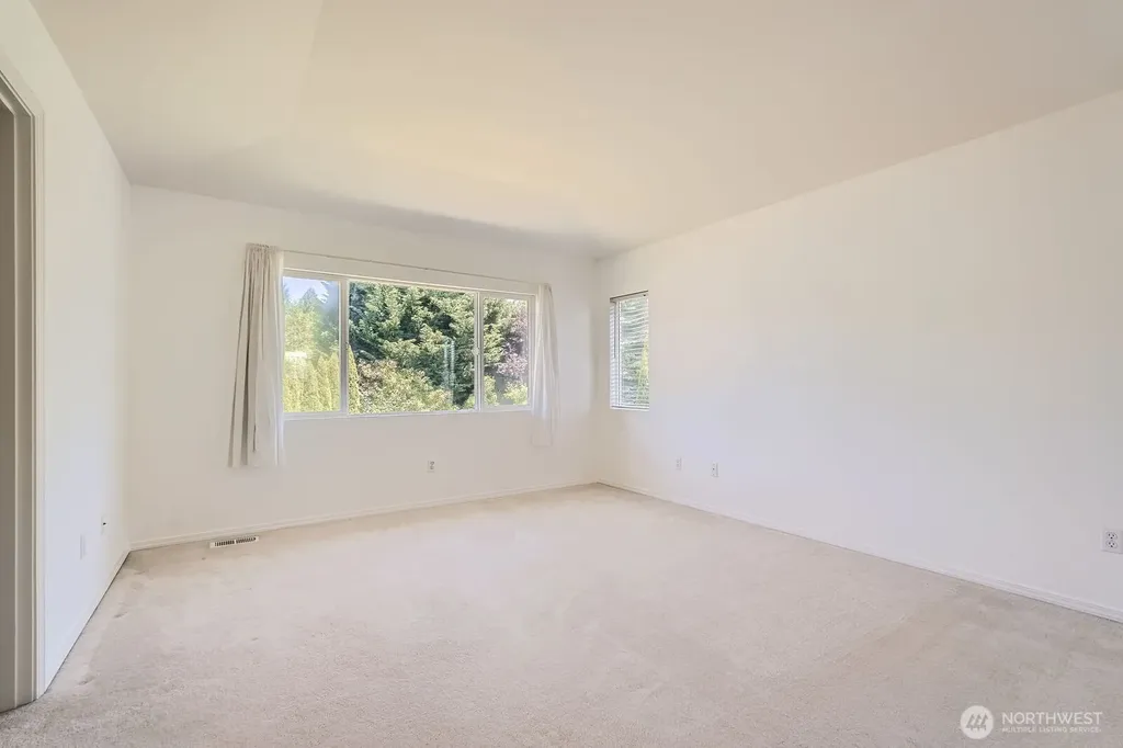 24036 SE 10th Court Sammamish WA 98075