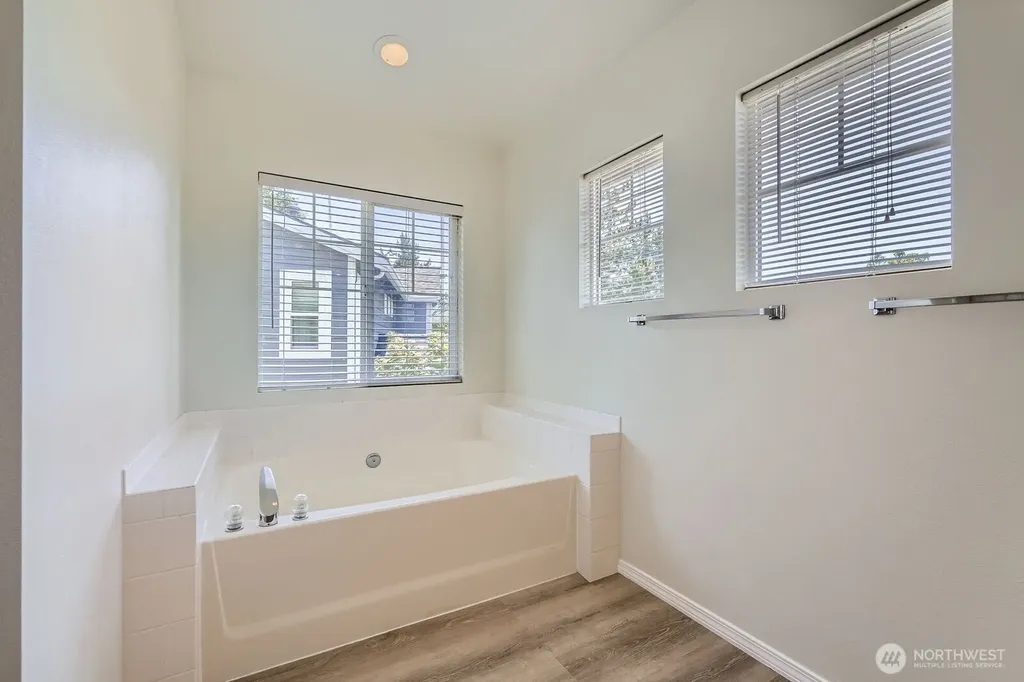 24036 SE 10th Court Sammamish WA 98075