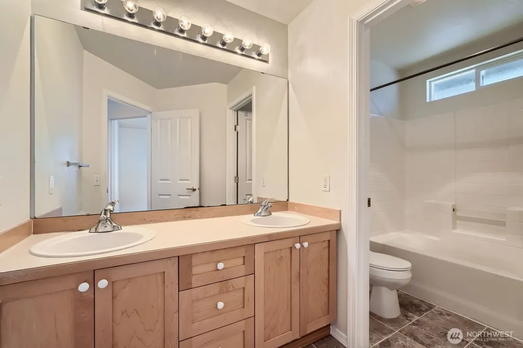 24036 SE 10th Court Sammamish WA 98075