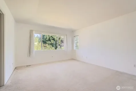 24036 SE 10th Court Sammamish WA 98075