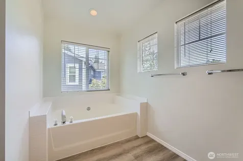 24036 SE 10th Court Sammamish WA 98075