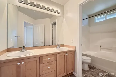 24036 SE 10th Court Sammamish WA 98075