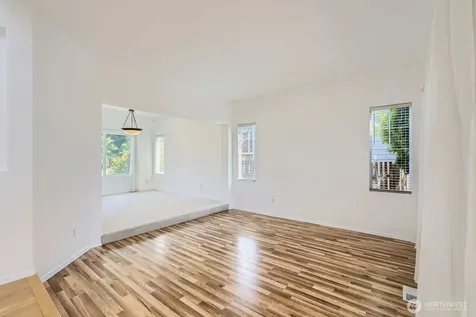 24036 SE 10th Court Sammamish WA 98075